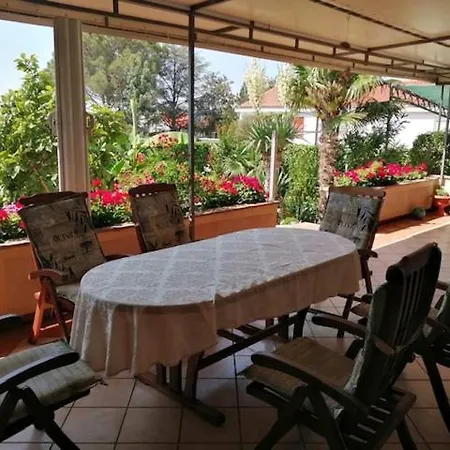 Jann Apartment